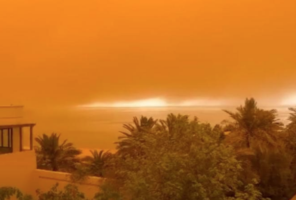  Απίστευτες εικόνες από αμμοθύελλα σε Ιράκ, Κουβέιτ και Σαουδική Αραβία (vids)