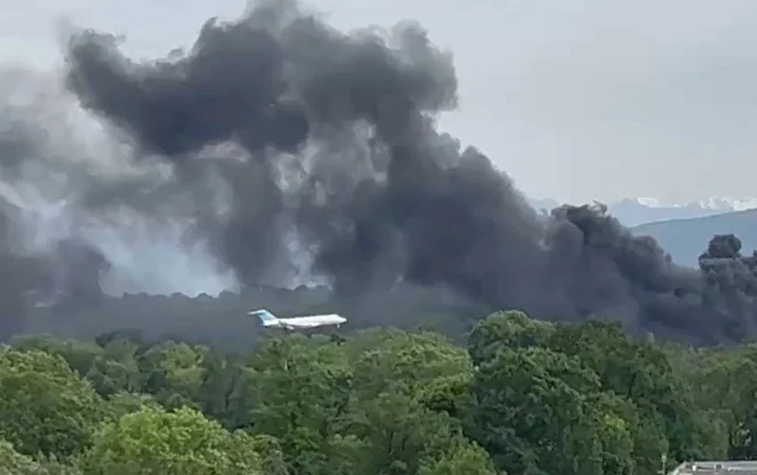  Μεγάλη φωτιά κοντά στο αεροδρόμιο της Γενεύης – Διακόπηκαν οι πτήσεις