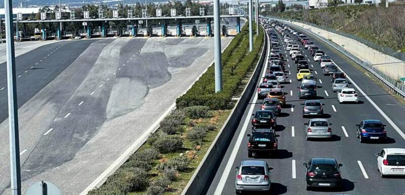  Αττική Οδός: Ουρές χιλιομέτρων λόγω τροχαίου