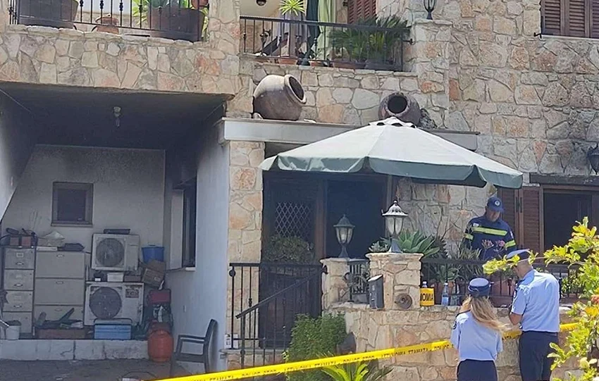  Κύπρος: 59χρονος περιέλουσε τρεις ανθρώπους με βενζίνη και τους έβαλε φωτιά – 2 νεκροί