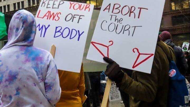  ΗΠΑ: Το Ιλινόι γίνεται “καταφύγιο” για τις γυναίκες που θέλουν να κάνουν άμβλωση