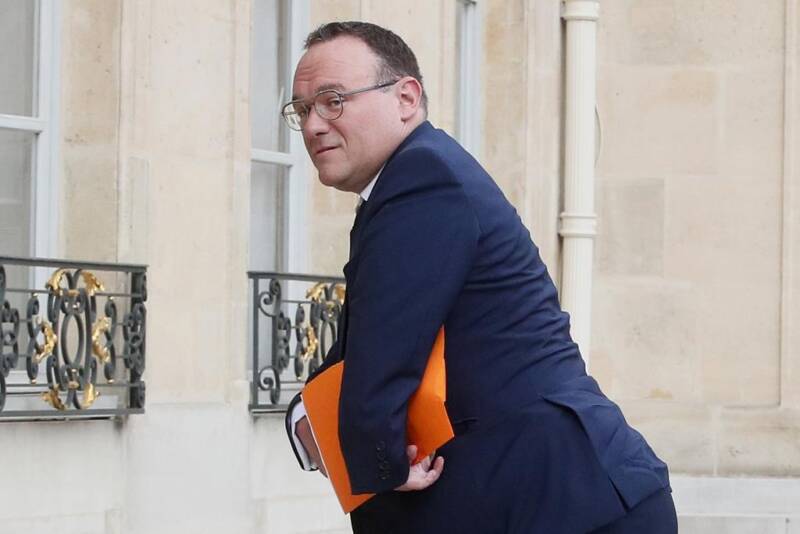  Σάλος στη Γαλλία με υπουργό του Μακρόν που κατηγορείται για τρεις βιασμούς – Ζητούν την παραίτησή του 188 γυναίκες