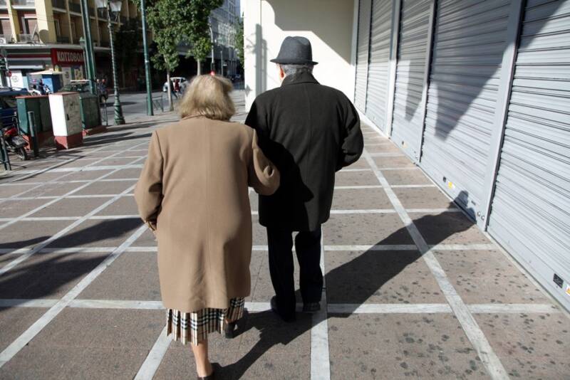  “Με δέρνει εδώ και 10 χρόνια” – 90χρονος έκανε μήνυση στην 89χρονη γυναίκα του