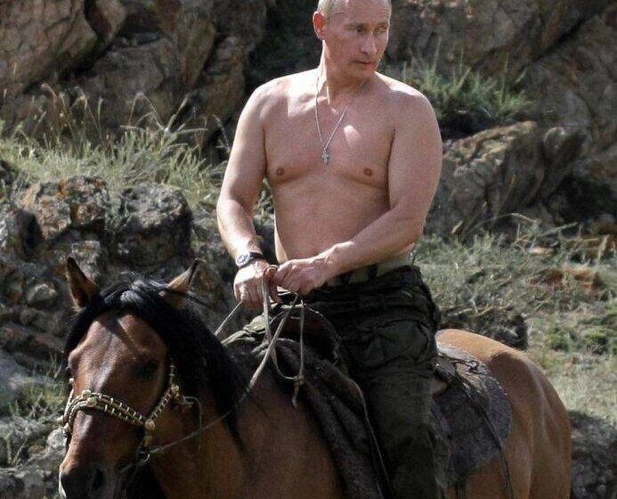  G7: Τρόλαραν τον Πούτιν για την ημίγυμνη φωτογραφία πάνω στο άλογο (vid)