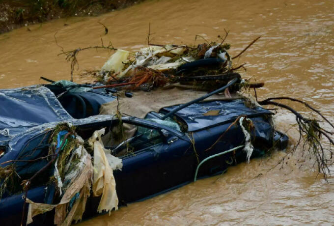  Τροχαίο με δύο νεκρούς και τρεις σοβαρά τραυματίες στο δρόμο από Λιβαδειά για Λαμία – Σε ποτάμι το ΙΧ
