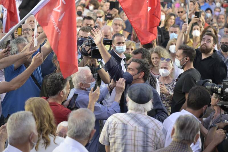  Τσίπρας σε ομιλία του στο Περιστέρι: Ο Μητσοτάκης δεν τολμά να πάει σε εκλογές γιατί καταρρέει – Η πολιτική αλλαγή ξεκίνησε (vid)