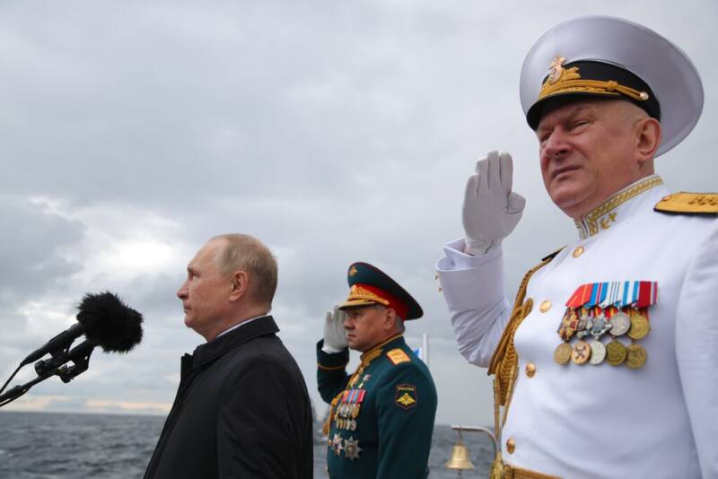  Πούτιν: Tο ρωσικό ναυτικό θα εξοπλιστεί με υπερηχητικούς πυραύλους