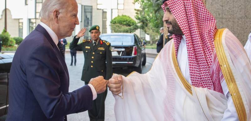  Μπάϊντεν: Η χειραψία-γροθιά με τον μπιν Σαλμάν- Οι συμφωνίες και η νέα εποχή στις σχέσεις ΗΠΑ-Σαουδικής Αραβίας