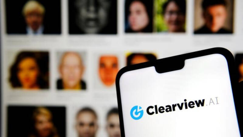  Το σκάνδαλο της Clearview: Πώς βρέθηκαν στα χέρια αστυνομικών και μυστικών υπηρεσιών 3 δισεκατομμύρια φωτογραφίες και στοιχεία απλών πολιτών- Η ελληνική διάσταση