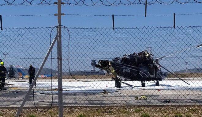  Φωτιά σε ελικόπτερο στο “Ελευθέριος Βενιζέλος”- Έπεσε και κόπηκε στα δύο
