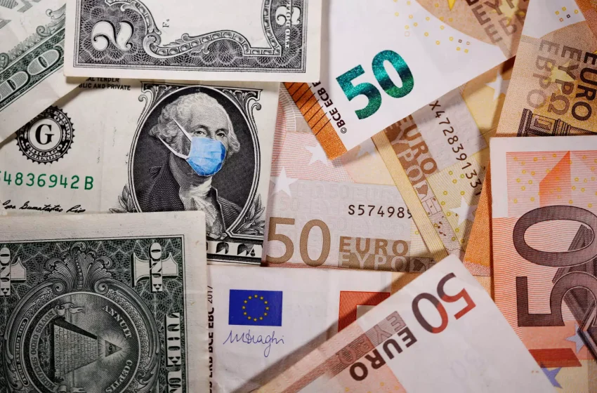  Ισοτιμία ευρώ – δολαρίου: Κάτω από 1 για πρώτη φορά εδώ και 20 χρόνια – Ανησυχία για την ευρωζώνη