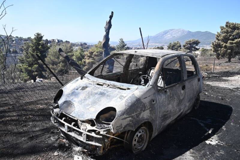  Φωτιά στην Πεντέλη: Αλλαγές στα δρομολόγια των λεωφορείων