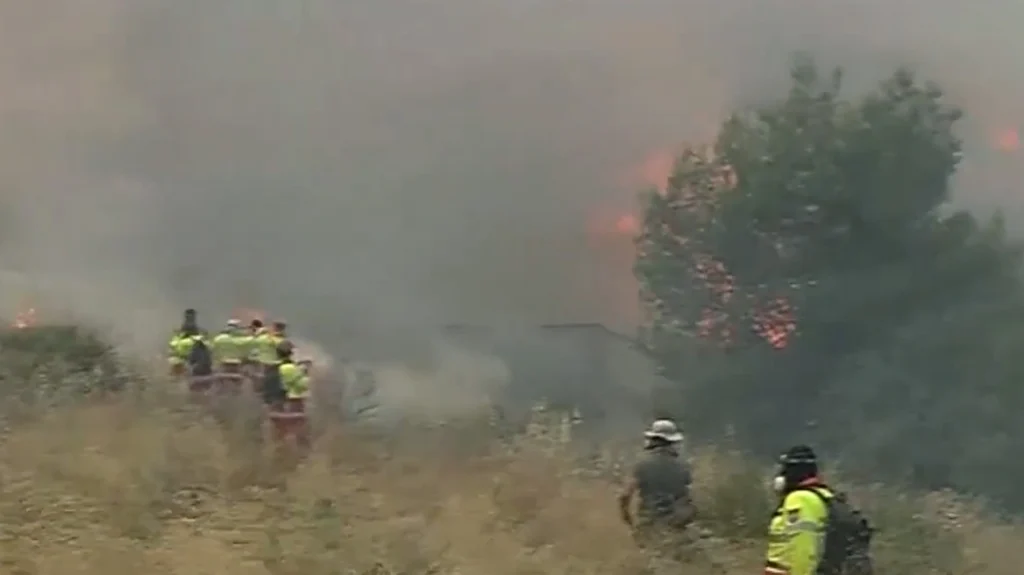 fotia megara kaigontai spitia