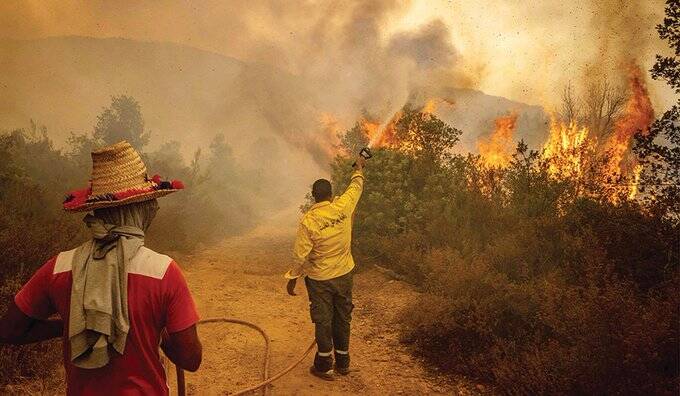  Δασικές πυρκαγιές στο Μαρόκο: Στάχτη 47.000 στρέμματα – Στρατός και πυροσβεστική επιχειρούν για 4η ημέρα (vid)