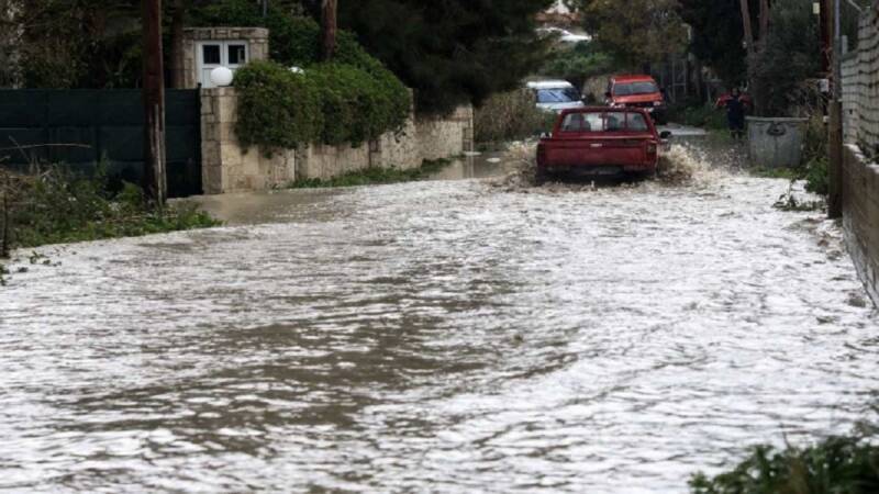  Σκύρος: Προβλήματα από την κακοκαιρία, κατέρρευσαν δυο γέφυρες