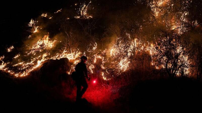  ΗΠΑ: Ρεκόρ υψηλών θερμοκρασιών, μεγάλη φωτιά στην Καλιφόρνια