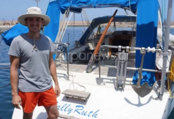  30χρονος Χανιώτης ζει έξι χρόνια σε σκάφος και γυρίζει όλο τον κόσμο με το ιστιοπλοϊκό του