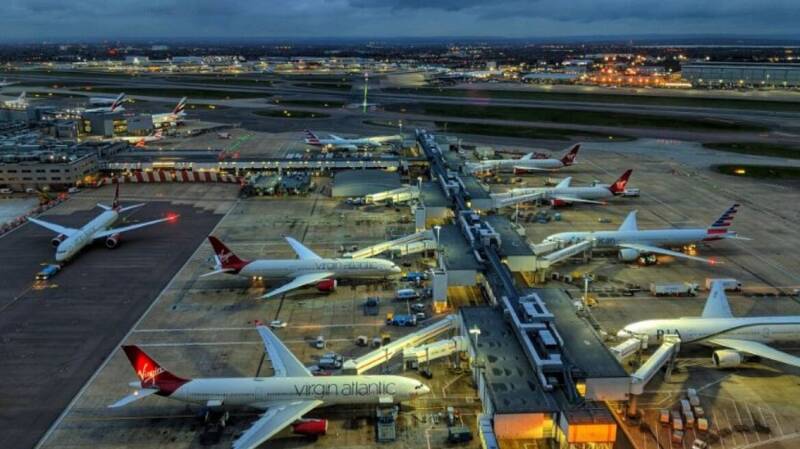 Μεγάλη πυρκαγιά στο Λονδίνο: Έφτασαν στο αεροδρόμιο Χίθροου οι καπνοί – Κίνδυνος για ακύρωση πτήσεων ( vid )