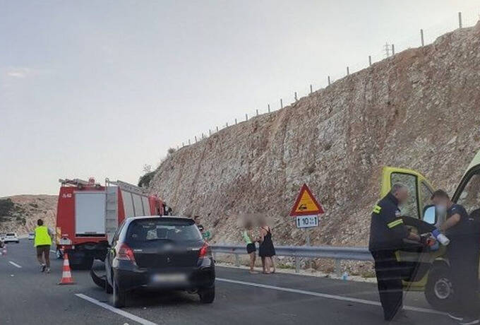  Τραγωδία με δύο νεκρούς στην Ιονία Οδό: ΙΧ παρέσυρε ζευγάρι μπροστά στα μάτια των παιδιών τους