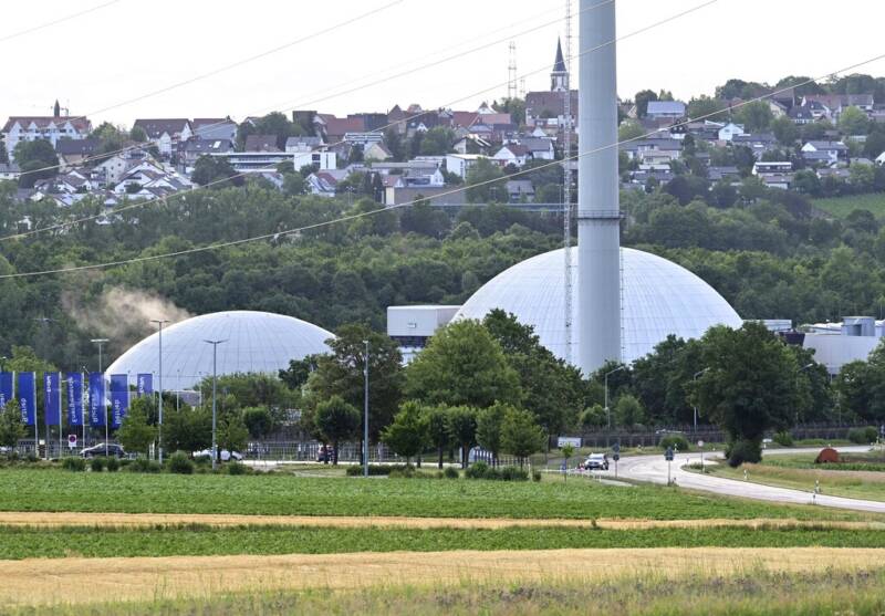  Ελβετία: Ξεκινά εκστρατεία υπέρ της πυρηνικής ενέργειας – Ομάδα πολιτικών συλλέγει υπογραφές με αίτημα την αναθεώρηση της ενεργειακής πολιτικής