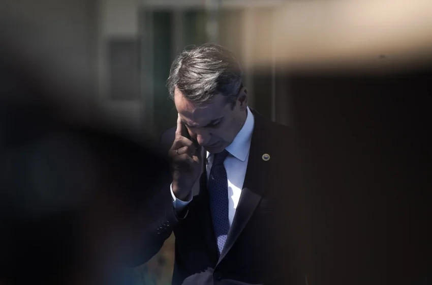  Le Monde: “Το ελληνικό Watergate αποδυναμώνει τον πρωθυπουργό Μητσοτάκη”