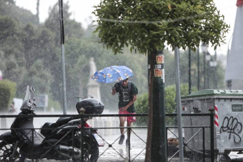  Καιρός/Έκτακτο δελτίο επιδείνωσης από την ΕΜΥ: Πού θα σημειωθούν καταιγίδες-χαλάζι έως την Παρασκευή