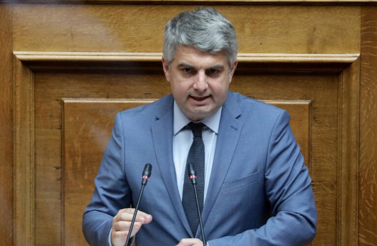  Κωνσταντινόπουλος: “Ζητήσαμε να διερευνηθούν οι συνακροάσεις στο ΚΚΕ” – “Όχι Τσίπρας, όχι Μητσοτάκης”
