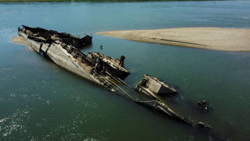  Δούναβις: Η ξηρασία έβγαλε στην επιφάνεια σκελετούς γερμανικών πλοίων του Β’  Π. Πολέμου- Κίνδυνοι για τη ναυσιπλοϊα