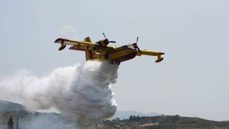  Πυροσβεστική: Τρία ανοιχτά μέτωπα με πυρκαγιές σε Κορινθία, Κέρκυρα και Κοζάνη Ολονύχτια  μάχη – Πυροσβέστης, λιποθύμησε (εικόνες), (vid)