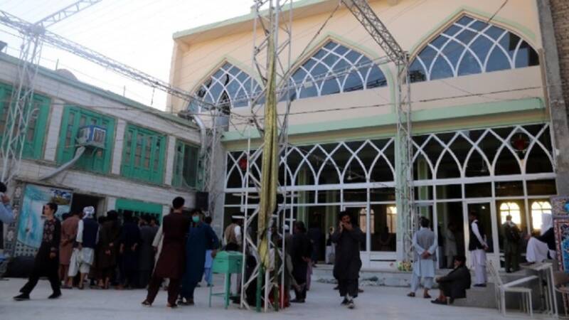  Αφγανιστάν: Φόβοι για δεκάδες νεκρούς από έκρηξη σε τζαμί της Καμπούλ