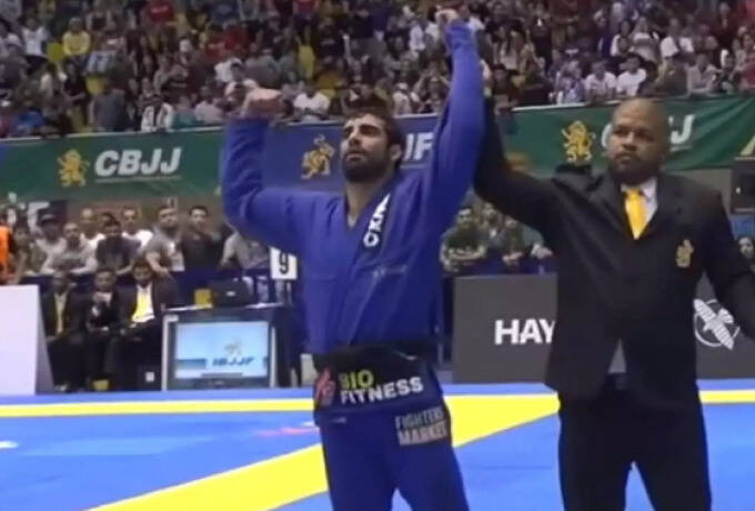  Αστυνομικός δολοφόνησε τον παγκόσμιο πρωταθλητή ζίου ζίτσου (vid)