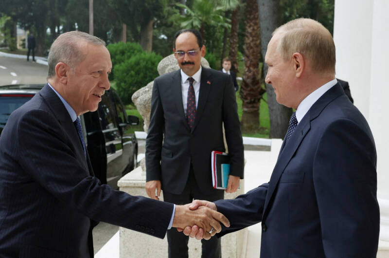  Financial Times: Αντίμετρα στην Άγκυρα μετά τις οικονομικές συμφωνίες Ερντογάν – Πούτιν στο Σότσι