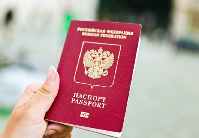  FT: Νέες απαγορεύσεις έκδοσης ευρωπαϊκής βίζας για τους ρώσους πολίτες – Διχογνωμία στην ΕΕ, διαφωνούν Αθήνα, Λευκωσία