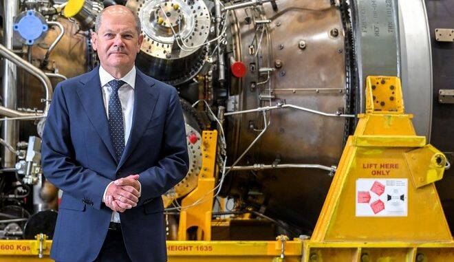  Σε απόγνωση ο Σολτς με την Ρωσία: “Δήθεν προβλήματα για να κόψουν το φυσικό αέριο – Η τουρμπίνα  λειτουργεί” – Επίσκεψη σε εργοστάσιο της Siemens