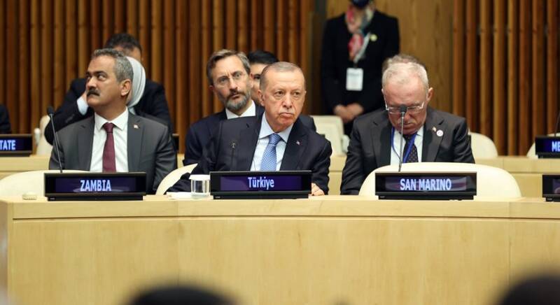  Yatkin Report: Η εξωτερική πολιτική του Ερντογάν παίζει διαφορετική μελωδία κάθε μέρα…