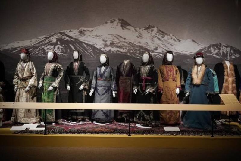  Μικρά Ασία: Ένα ταξίδι 100 χρόνων στο Μουσείο Μπενάκη