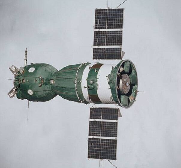  Σογιούζ: Έφθασε στον Διεθνή Διαστημικό Σταθμό (ISS)  το πλήρωμα, με έναν Αμερικανό και δύο Ρώσους