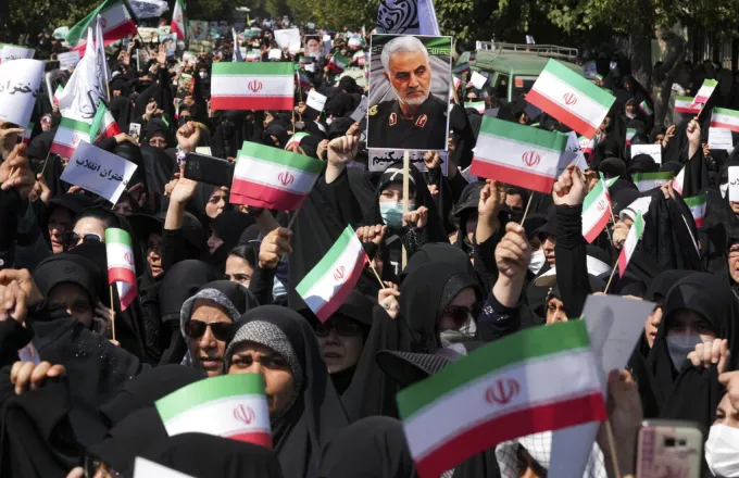  BBC: Tο Ιράν βρίσκεται αντιμέτωπο με την πιο σοβαρή εξέγερση των τελευταίων ετών