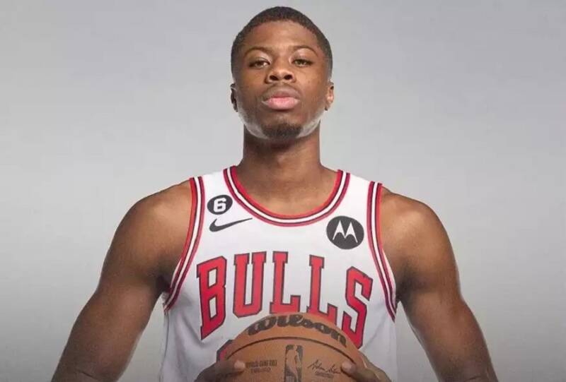  Chicago Bulls: H πρώτη φωτογραφία του Κώστα Αντετοκούνμπο, με τη φανέλα της ιστορικής ομάδας