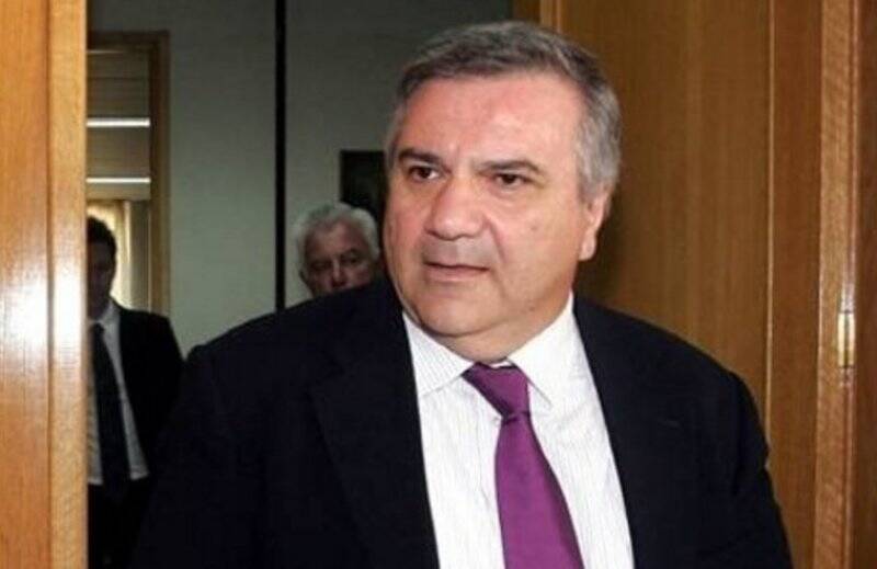 Καστανίδης: “Οι φάκελοι παρακολούθησης έχουν καταστραφεί” – “Προφανές ότι η κυβέρνηση σβήνει ίχνη”