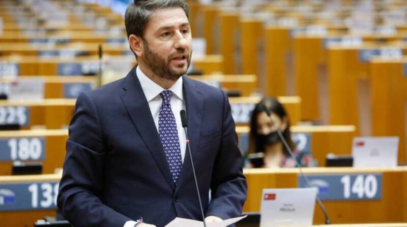  Politico για υποκλοπές: Στην Ολομέλεια του Ευρωκοινοβουλίου ο Ανδρουλάκης- “Εάν αποτελεί απειλή για την εθνική ασφάλεια, οι πολίτες πρέπει να μάθουν”
