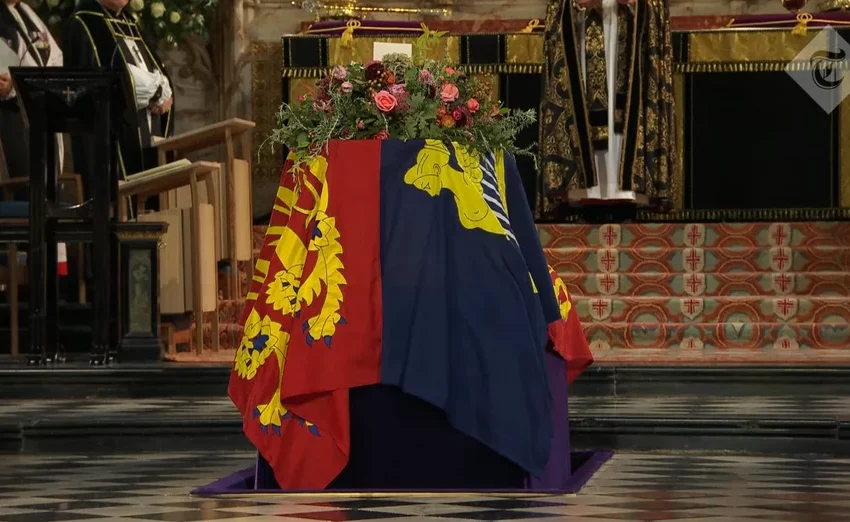  Κηδεία βασίλισσας Ελισάβετ: Βυθίστηκε στην βασιλική κρύπτη του κάστρου η σορός της (vid)