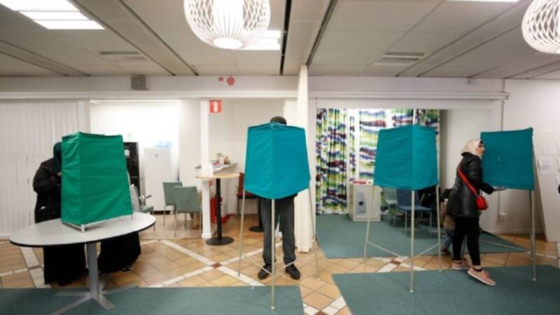  Οι Σουηδοί ψηφίζουν σήμερα σε μια αμφίρροπη εκλογική μάχη
