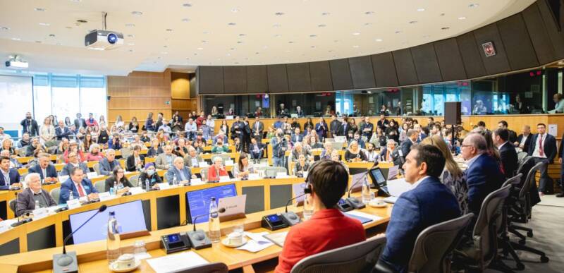  Συγκίνηση στην εκδήλωση μνήμης για τον Μανώλη Γλέζο στο Ευρωκοινοβούλιο