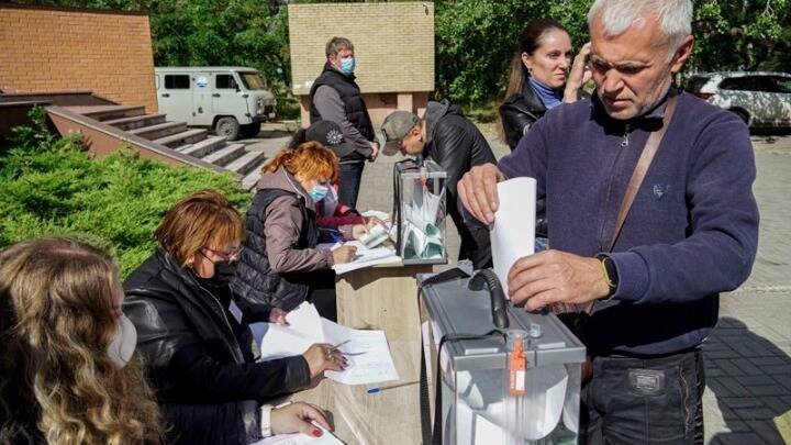  Ουκρανία – δημοψηφίσματα: Υπέρ της ένταξης στη Ρωσία τουλάχιστον το 96% από τα πρώτα  αποτελέσματα
