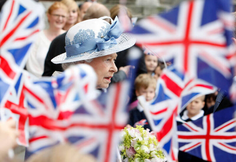  Οι βρετανοί πενθούν τη βασίλισσα Ελισάβετ – Ο Κάρολος ανακηρύσσεται βασιλιάς – Το πρωτόκολλο 10 ημερών έως την κηδεία της