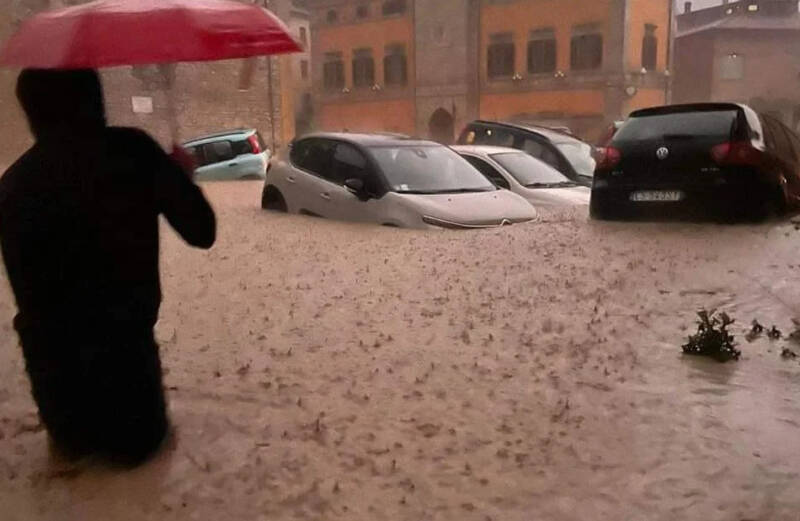  Φονικές πλημμύρες στη γειτονική Ιταλία – Τουλάχιστον 6 νεκροί, ανυπολόγιστες καταστροφές