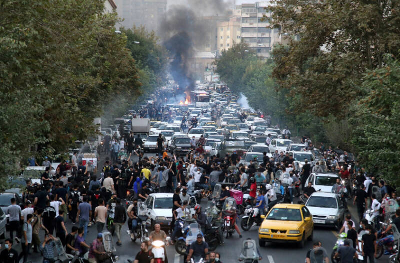  Διαστάσεις εξέγερσης: Περισσότεροι από 30 οι νεκροί στις διαδηλώσεις στο Ιράν για τον θάνατο της Μαχσά Αμινί (vid)