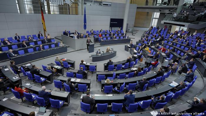  RND: “Ο Ερντογάν εξελίσσεται σε κίνδυνο για την Ευρώπη, η Γερμανία να του δείξει κόκκινη κάρτα”- Διχάζει την Γερμανική Βουλή το θέμα των υποβρυχίων
