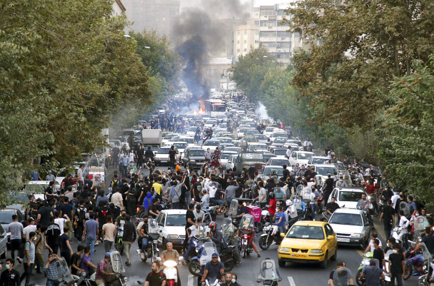  Ραϊσί εναντίον Μπάιντεν: Υποκινείτε το χάος και τον τρόμο στο Ιράν